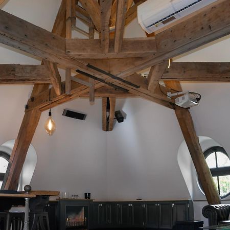 Loft Dans Le Clocher Face Au Chateau Bonnelles Exterior photo