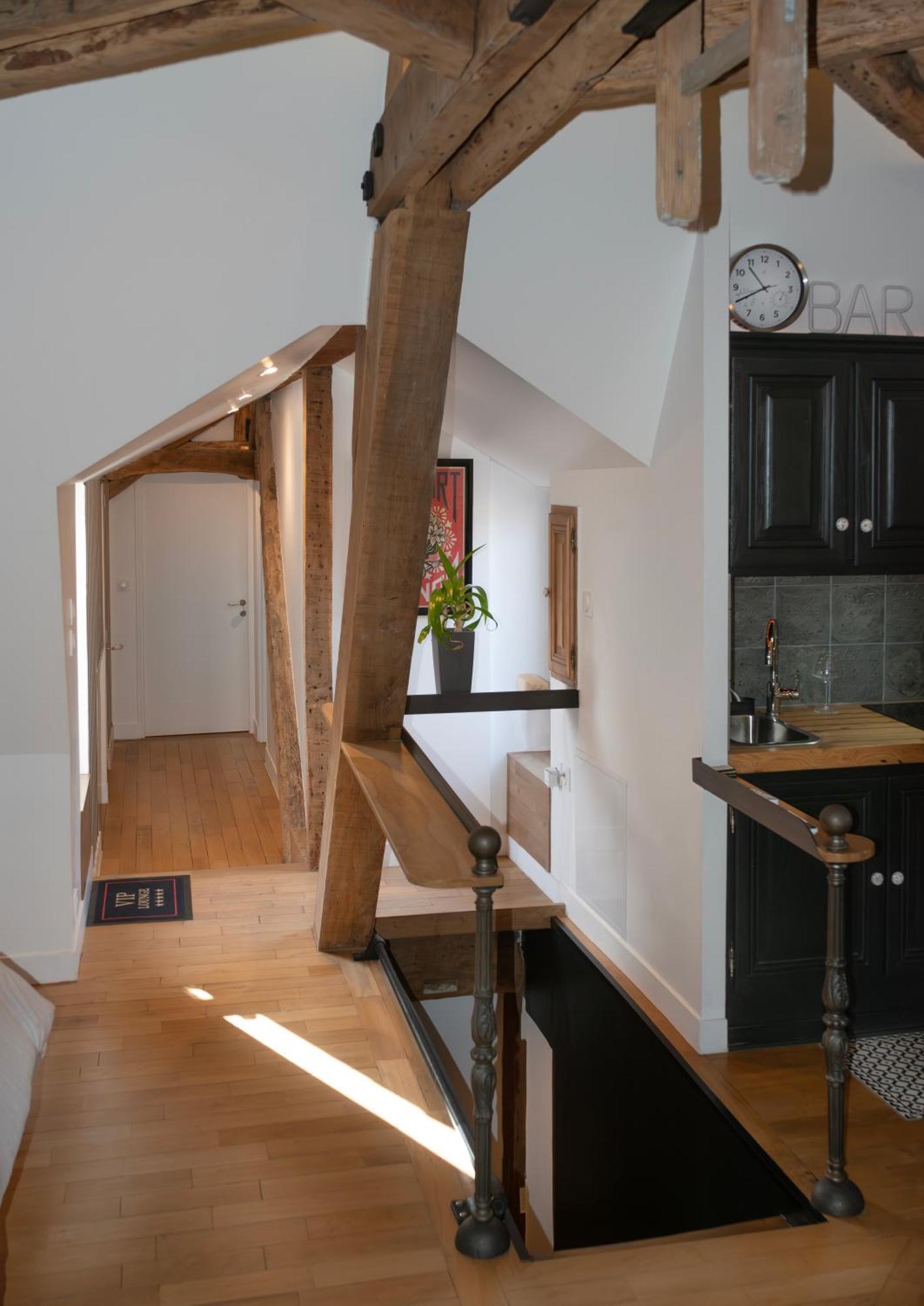 Loft Dans Le Clocher Face Au Chateau Bonnelles Exterior photo